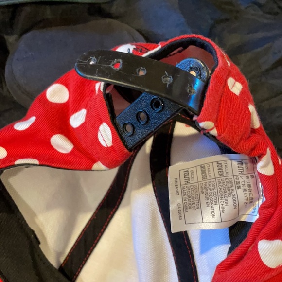 Assorted hats - Picture 4 of 8